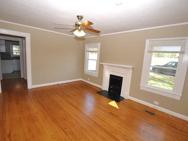 502 S Main St — Photo 14