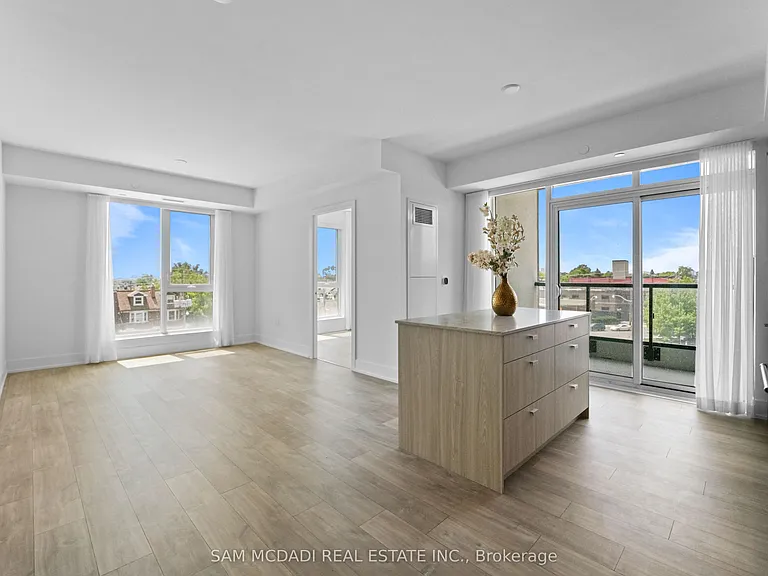 858 Dupont St #304 — Photo 11
