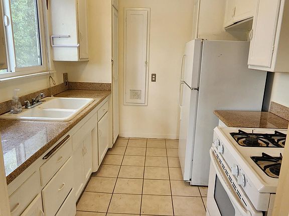 5th image of 1252 S La Jolla Ave APT 4