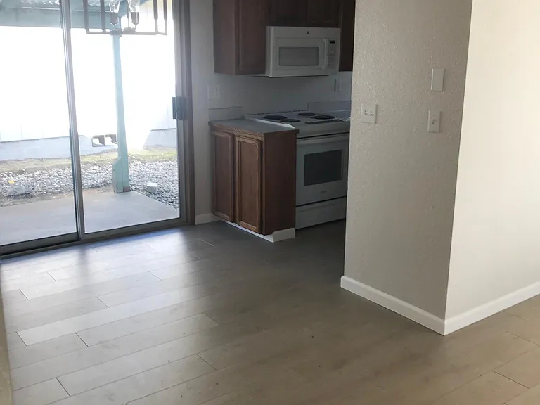 1484 Diamond Rd S — Photo 5