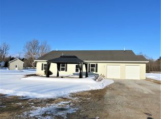 32 Drive In Way, Champlain, NY 12919