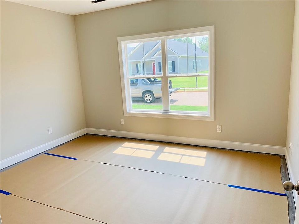 2nd image of 42 Calloway Ln