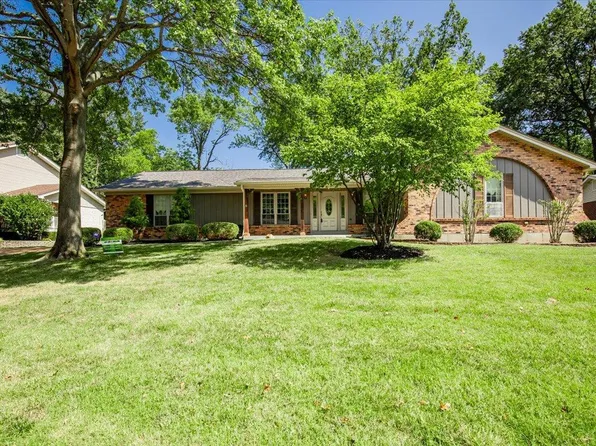 4839 Gatesbury Dr, Saint Louis, MO 63128