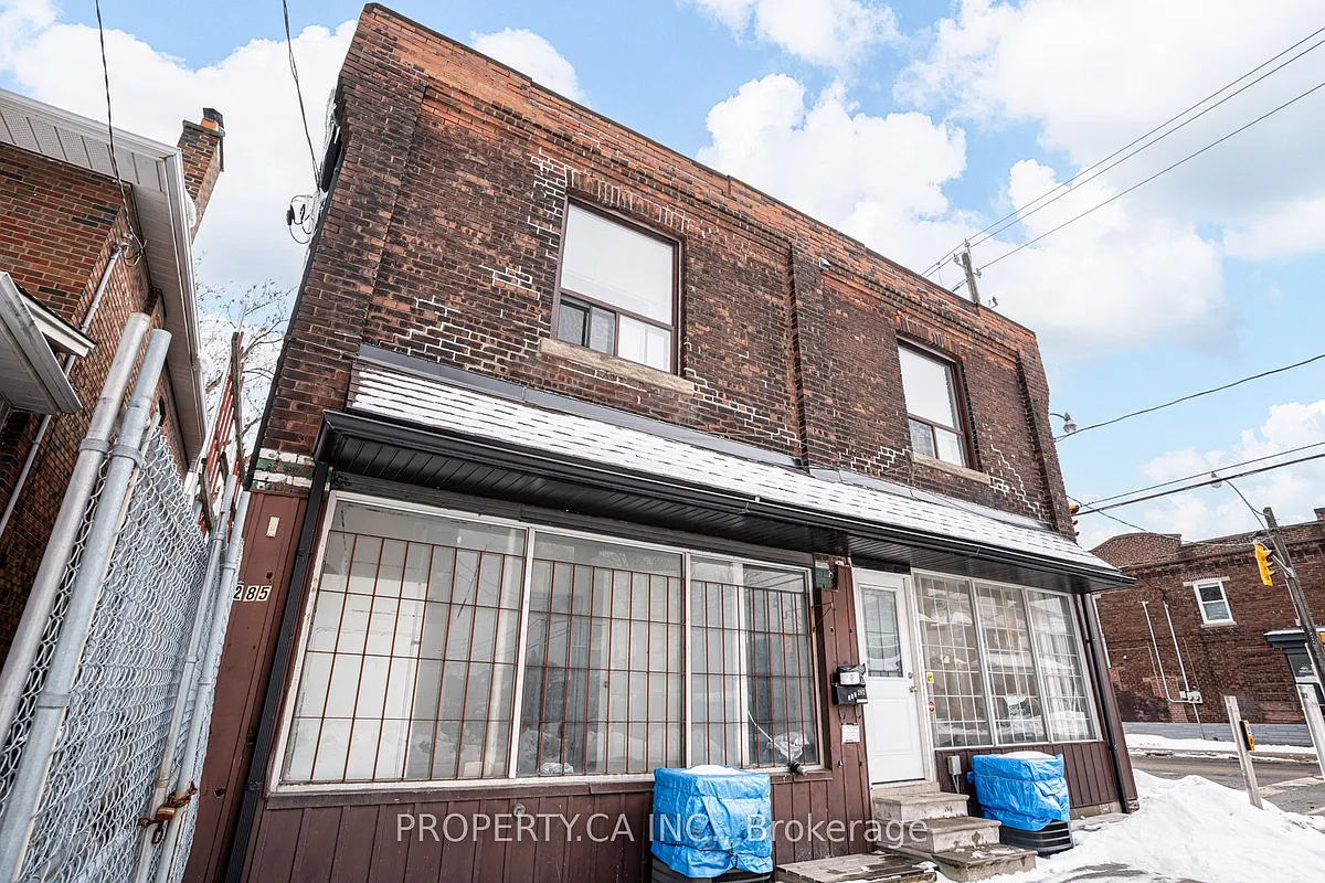 Photo 2 of 19 - 287 Saint Johns Rd - Toronto, ON Building Photo - 287 Saint Johns Rd