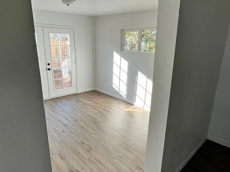 1321A 15th St NW — Photo 6