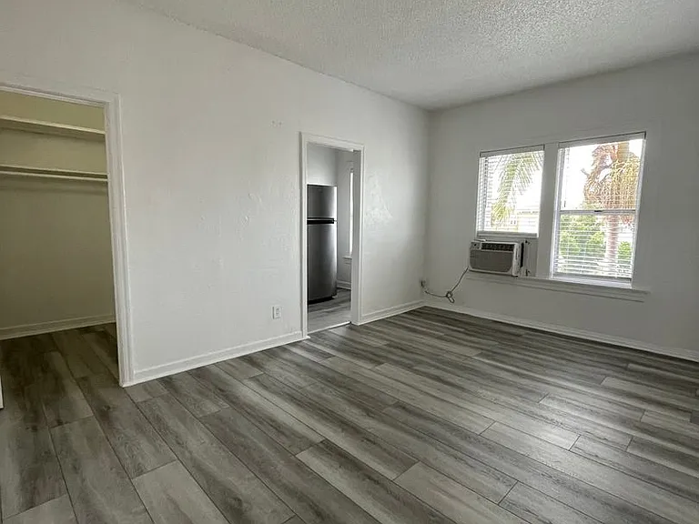 Wilton Way Apartments — Photo 73