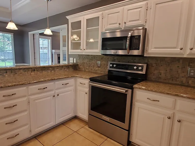 18257 Springmill Ct — Photo 17