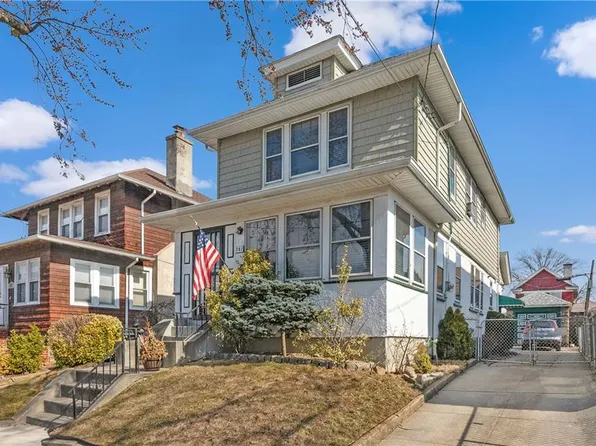 781 E 38th St, Brooklyn, NY 11210