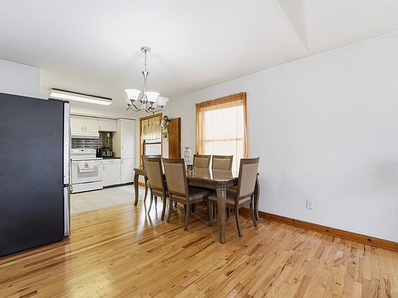 5th image of 416 68th St APT 14