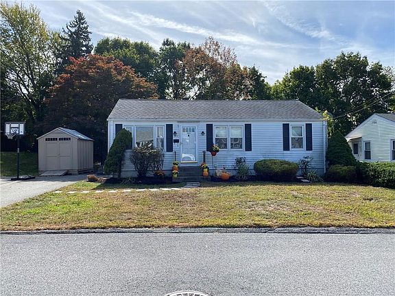 3rd image of 203 Holland St