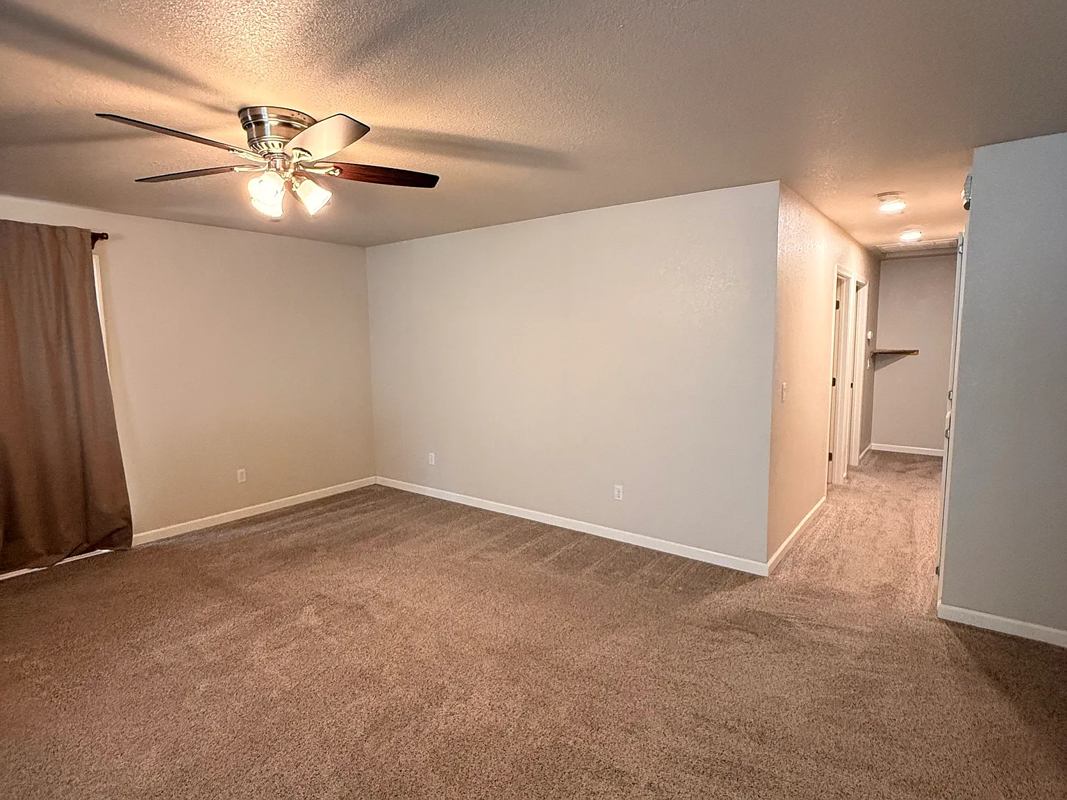 3 bed, 1265 sqft, $2,100 — Photo 2