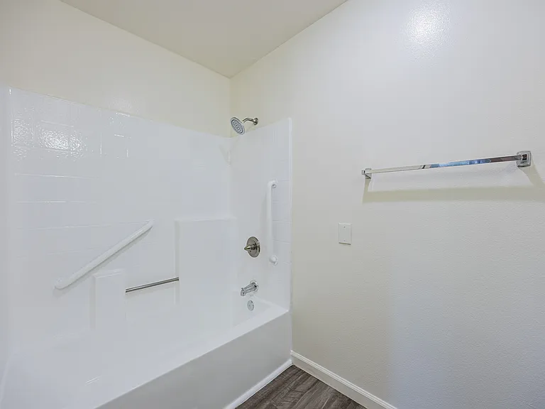 22815 Market St #110 — Photo 9