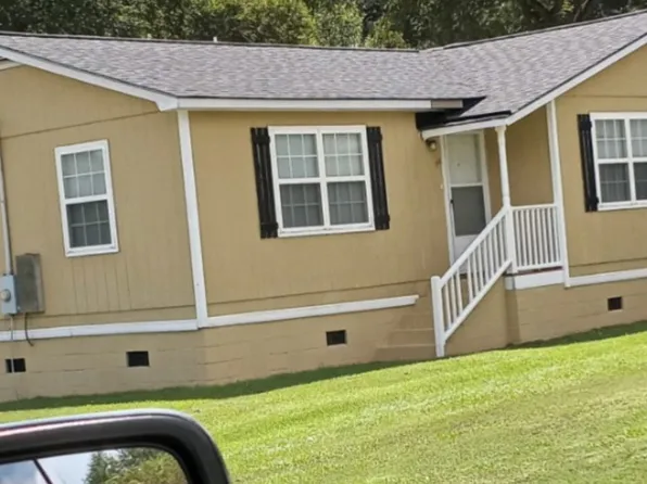 106 Taylor St, Saint Matthews, SC 29135