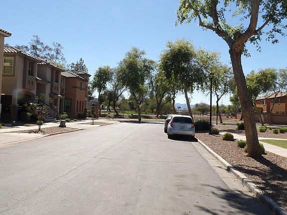 4th image of 1909 N 77th Ave
