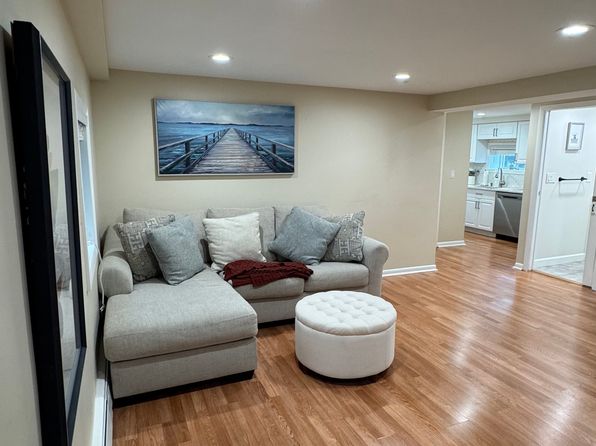 185 Lake Shore Dr