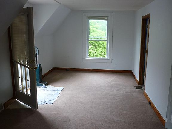 Large Livingroom 11 x 21