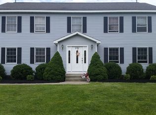 371 Farm To Market Rd, Halfmoon, NY 12065