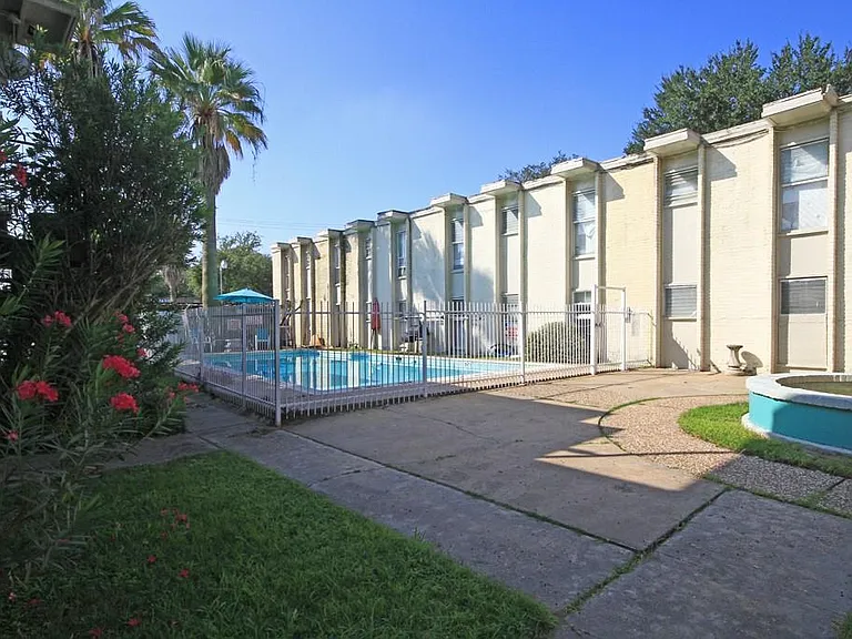1000 Heights Blvd #3 — Photo 9