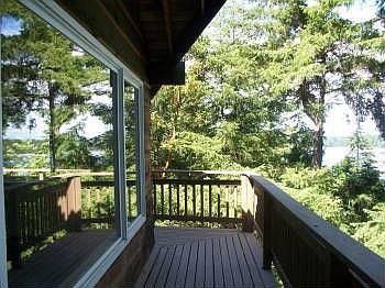 5th image of 1228 Island Dr