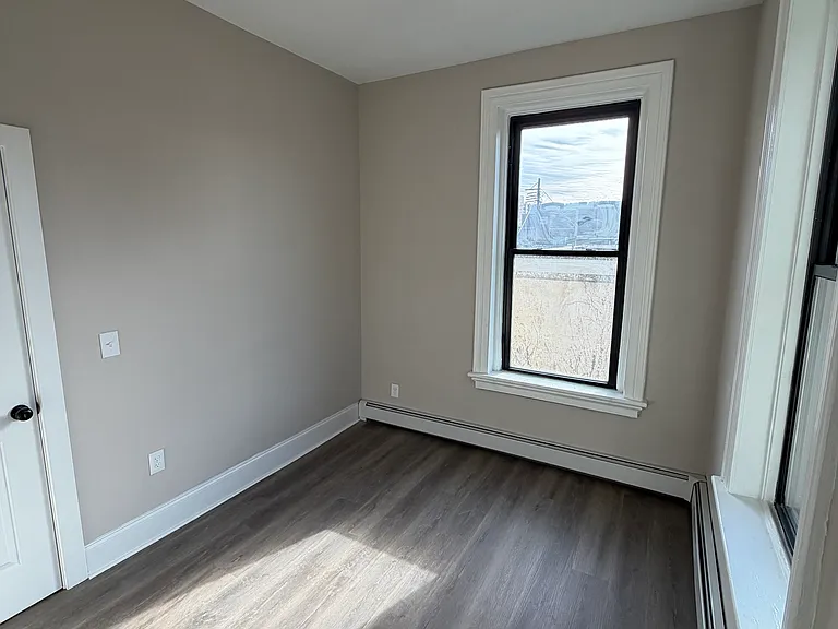 150 S Franklin St #4 — Photo 8
