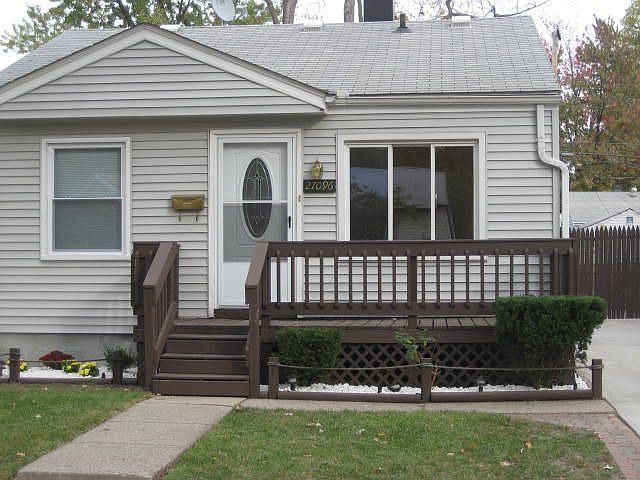 1st image of 27096 Dartmouth St