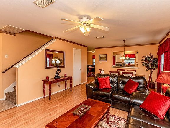 3rd image of 9511 Cantonwood Ct