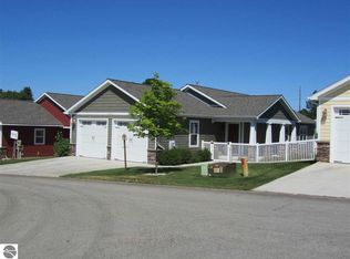 2064 Chrystal Ridge Dr, Traverse City, MI 49686