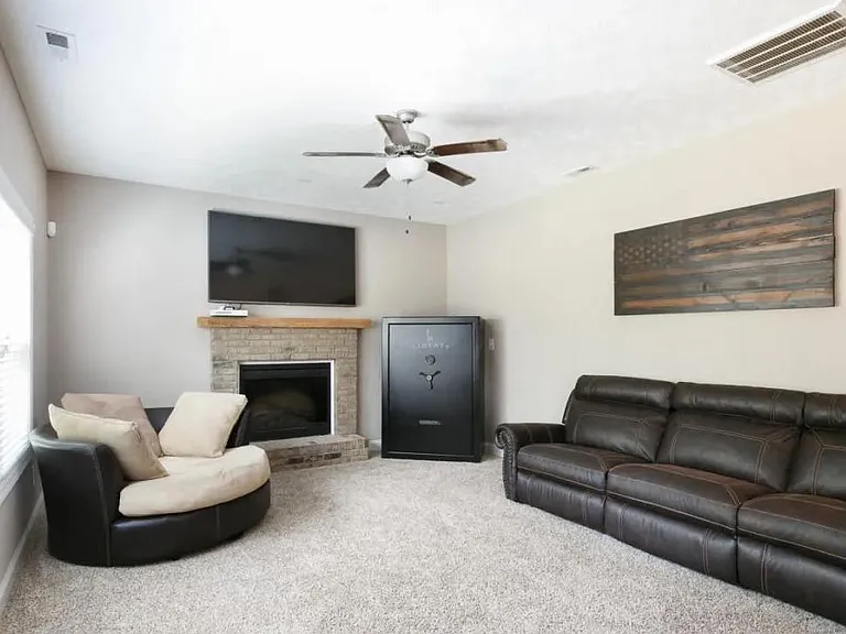 550 Townsend Rd — Photo 17