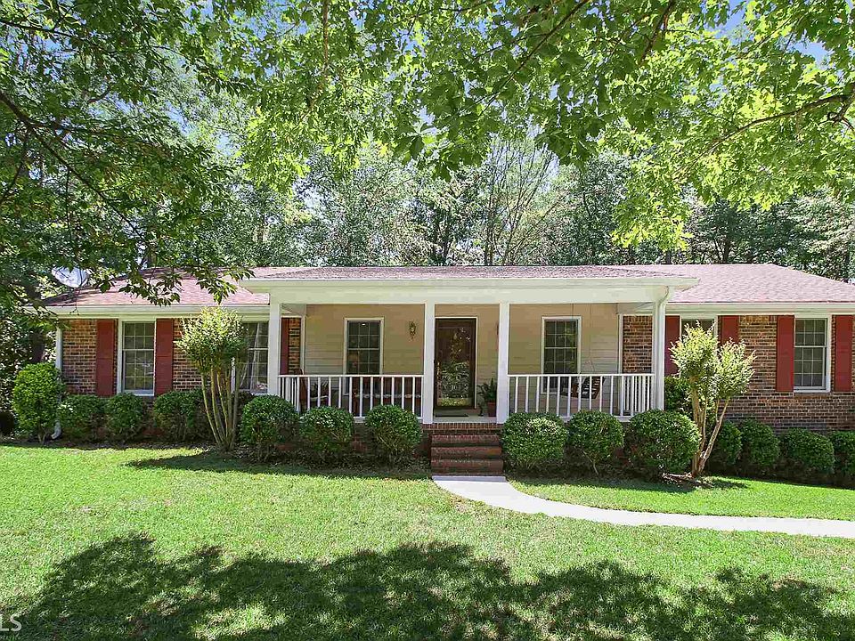 1st image of 8 Plantation Dr