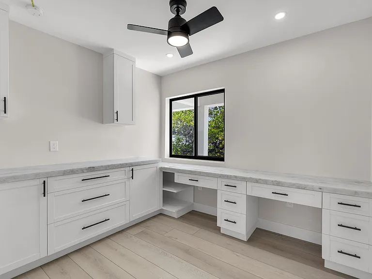 294 Saint Thomas Ave — Photo 37
