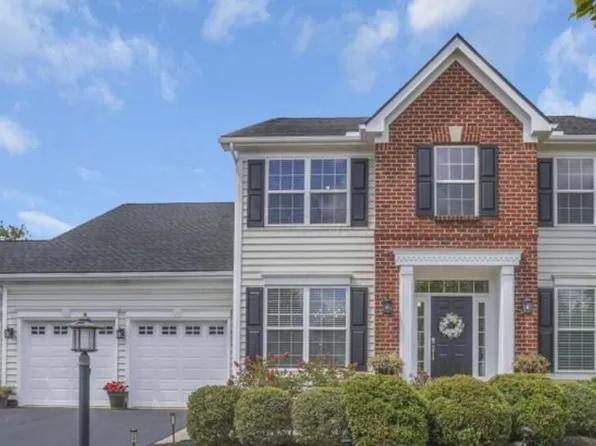 6935 Kindler Dr, New Albany, OH 43054