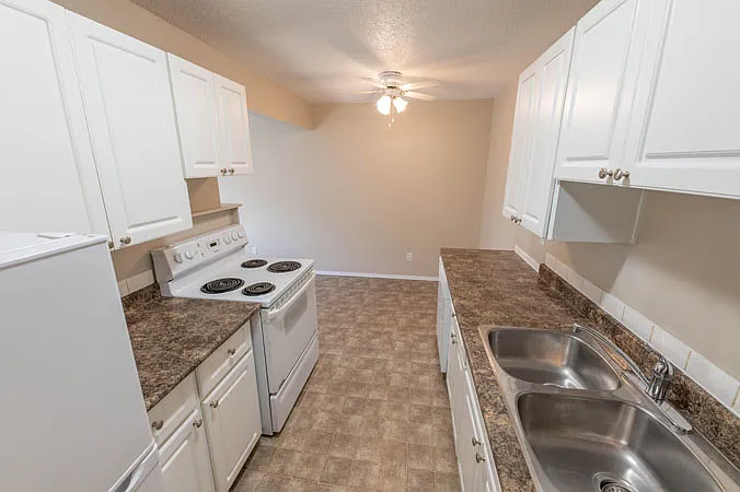 920 Ahbau St — Photo 2