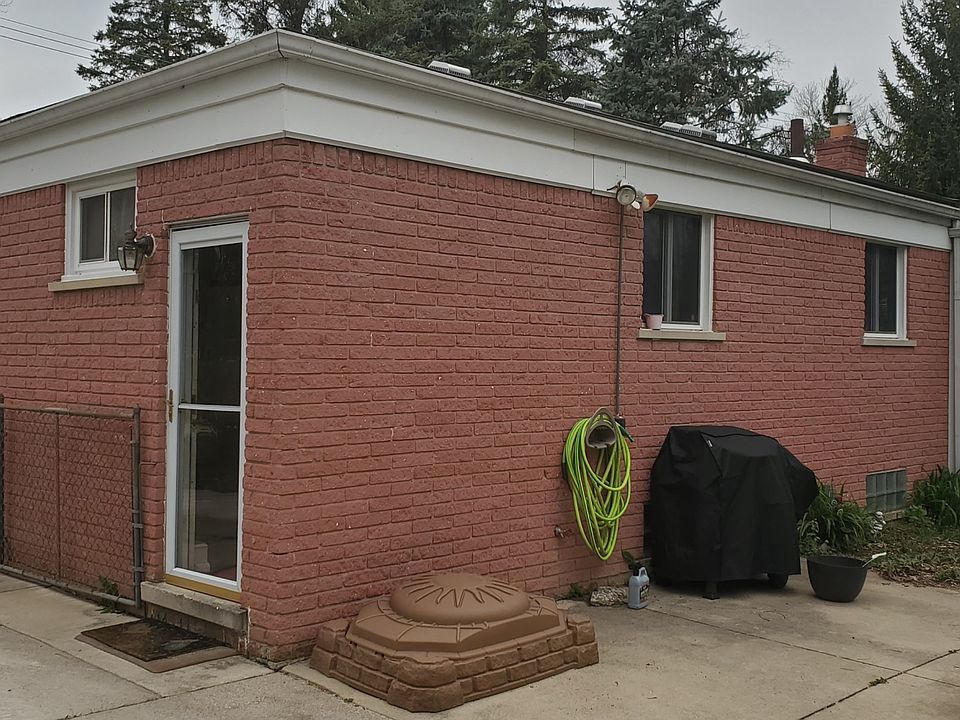 2nd image of 22222 Averhill St