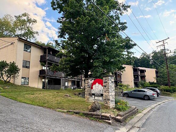 3rd image of 310 Abbeyville Rd APT C