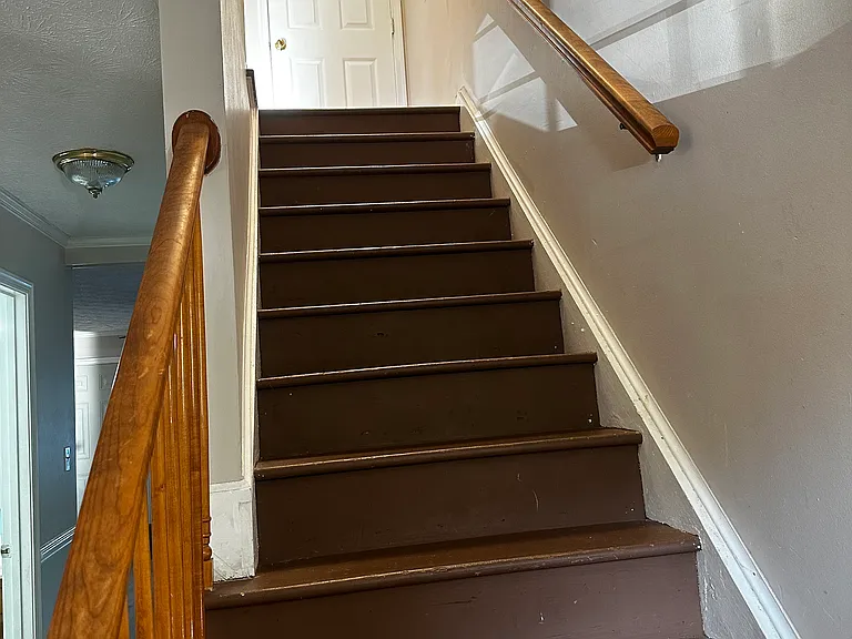 29 E Valasia Rd — Photo 2