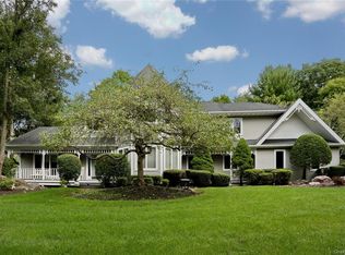 2 Golden Rd, Montebello, NY 10901