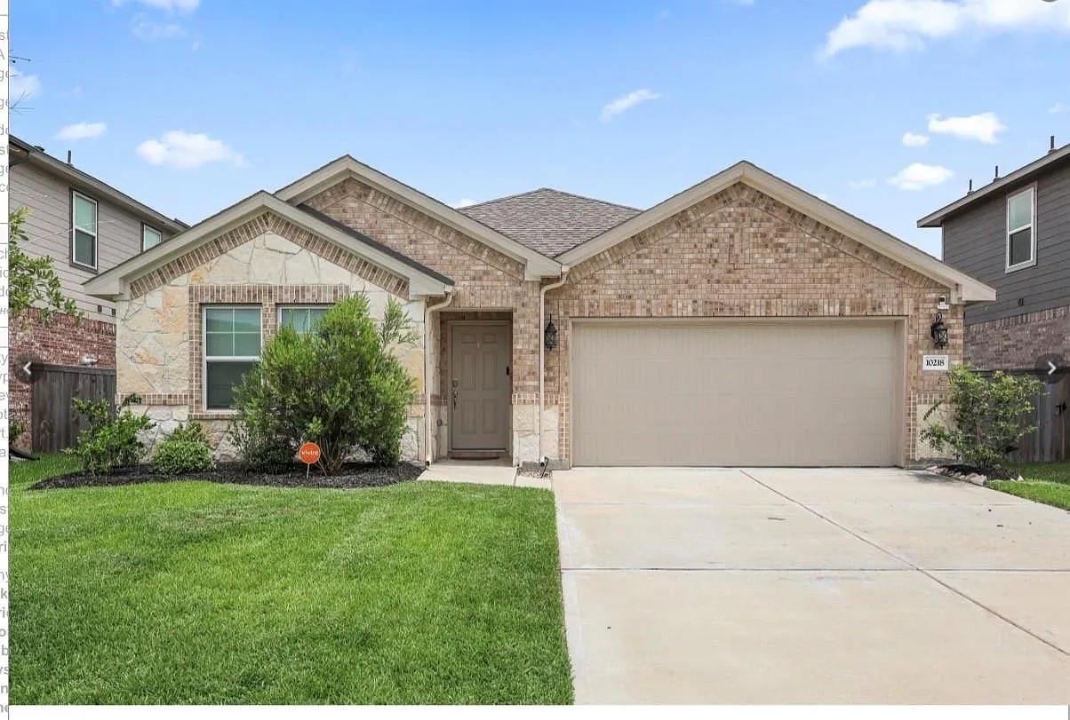 3 bed, 2.0 bath, 1839 sqft, $2,300 — Photo 1