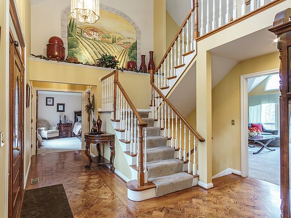 3rd image of 7382 Southpointe Dr