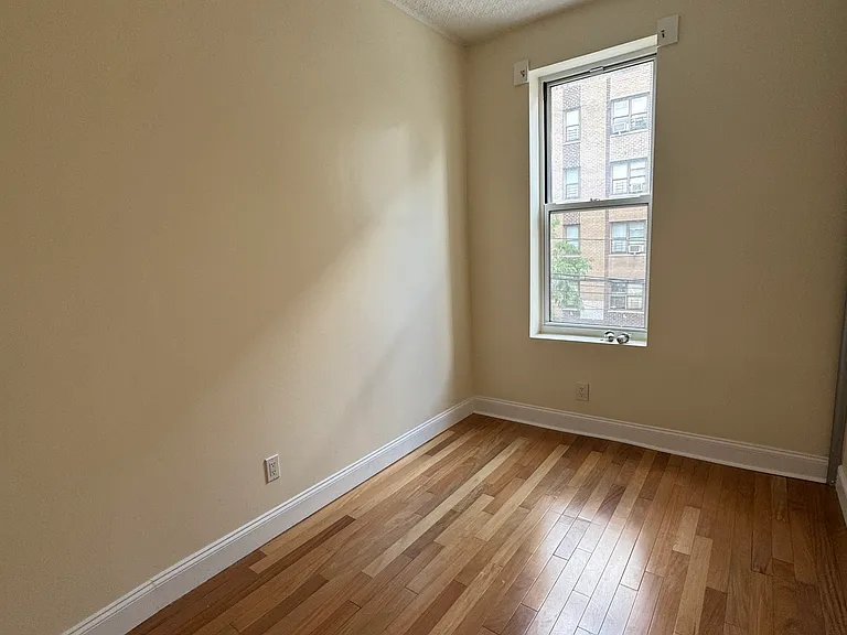 1029 College Ave #2 — Photo 6