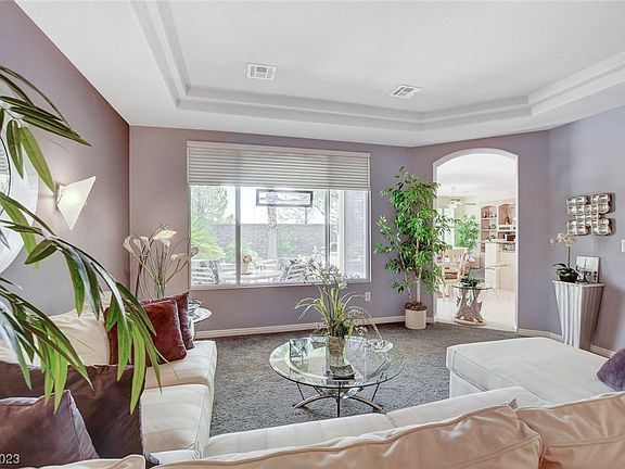 5th image of 5066 Momenti St