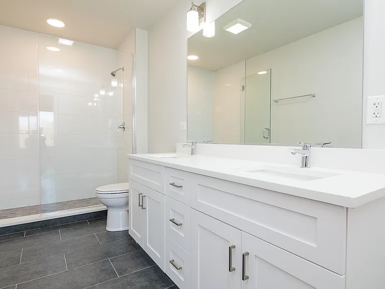 Vine Place Apartments — Photo 18