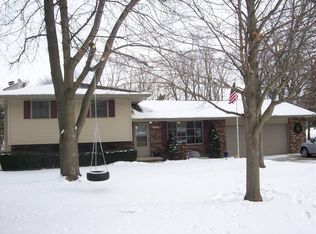 405 N Broadway St, Hudson, IL