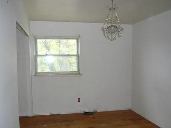 4th image of 13422 Pearl St