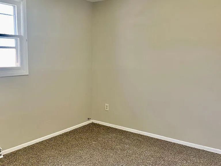 8038 Evesborough Dr — Photo 14