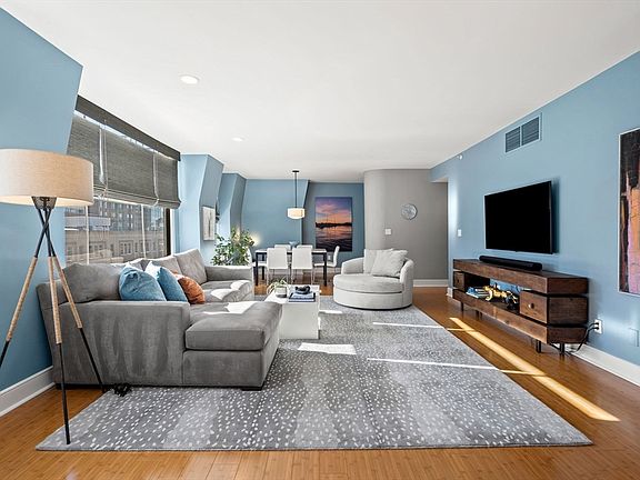 2nd image of 201 Newbury St APT 405