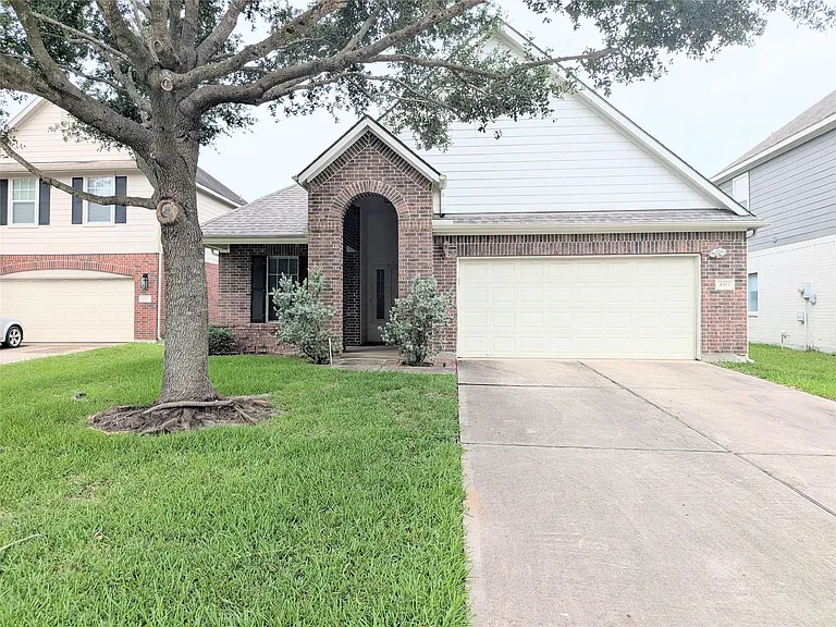 4911 Spring Showers Ct — Photo 1