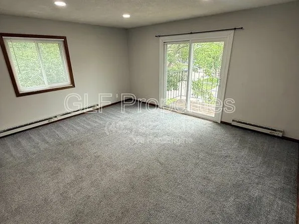 243 N 1st St APT 2, Seward, NE 68434