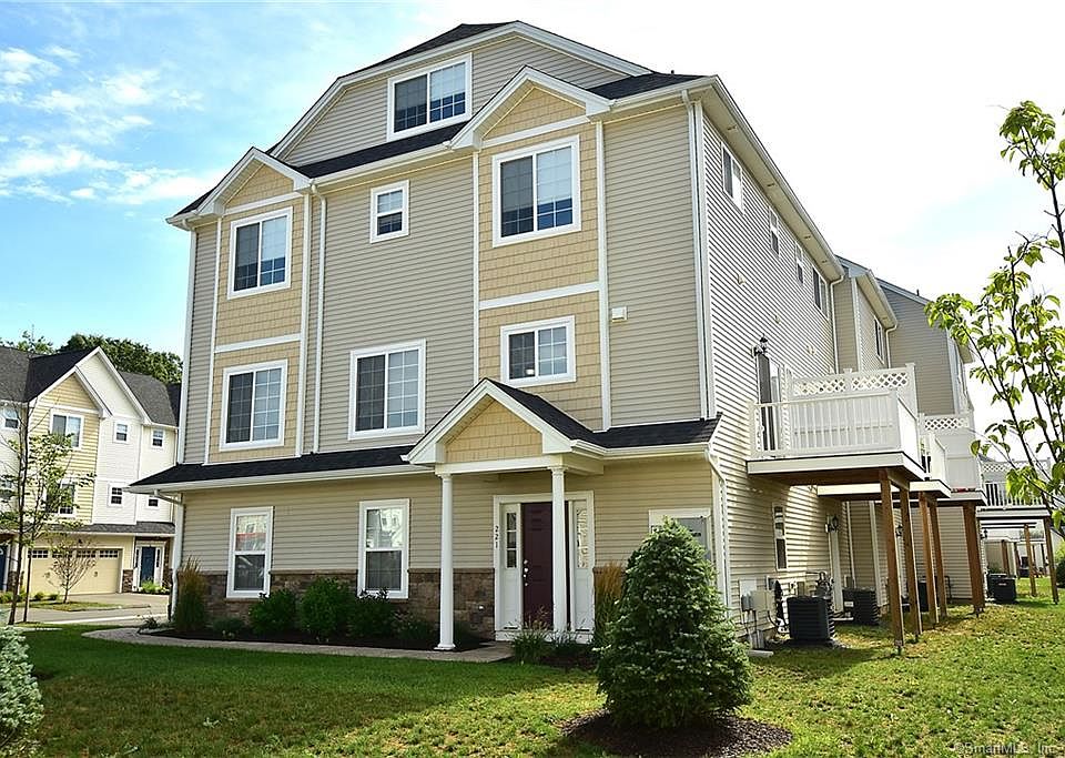 1st image of 221 Pepin Pl #221