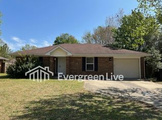 103 Willow Gardens Ct, Raeford, NC 28376