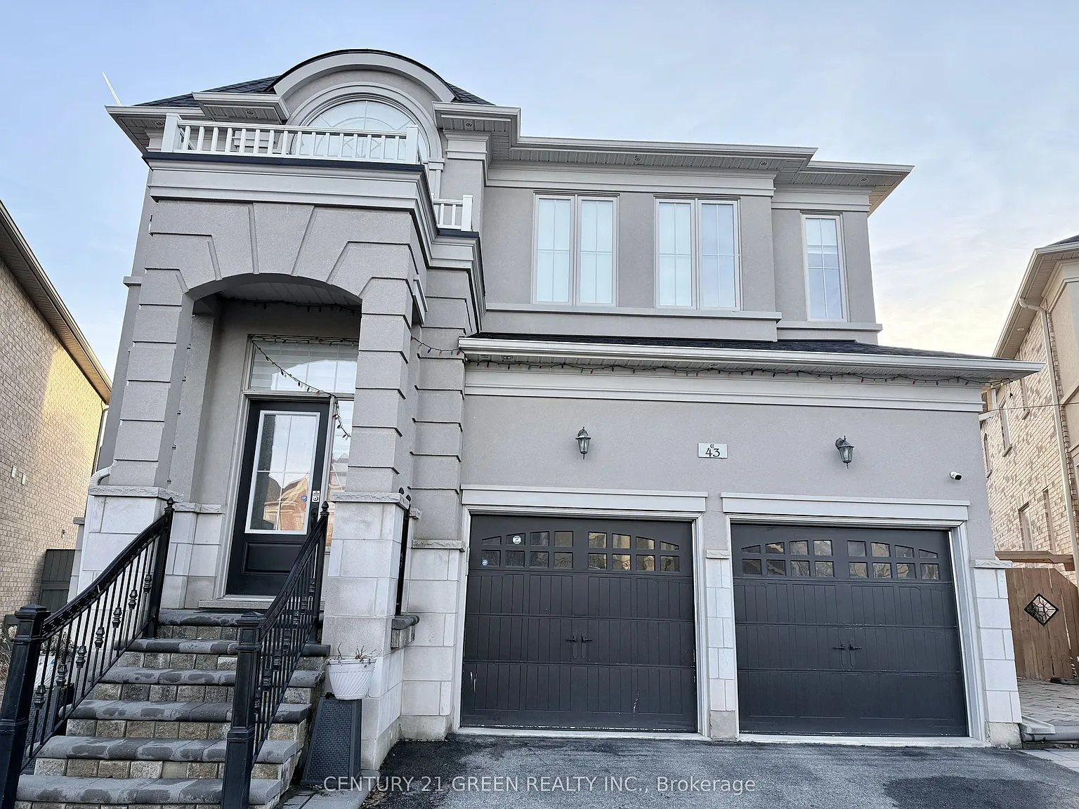 4 bed, $3,900 — Photo 1